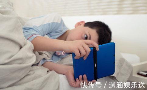 青春期|10岁儿子偷看“不雅片”,妈妈行为给孩子将来男女交往留下后遗症