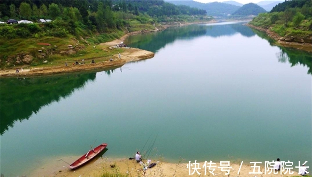 钓位选择的五大技巧,什么位置有鱼群,是可以“看”出来的!