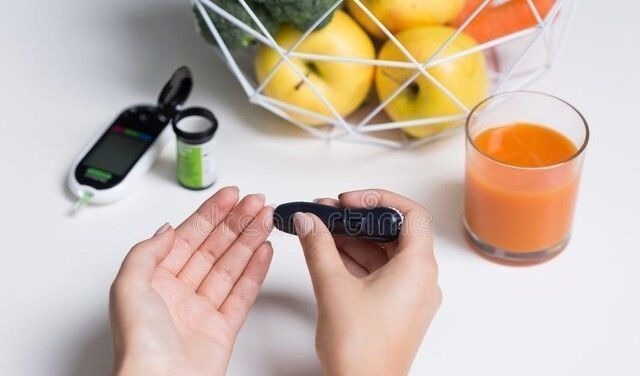 血糖控制|糖尿病究竟能不能吃水果?2万人的研究显示:对血糖控制有效果