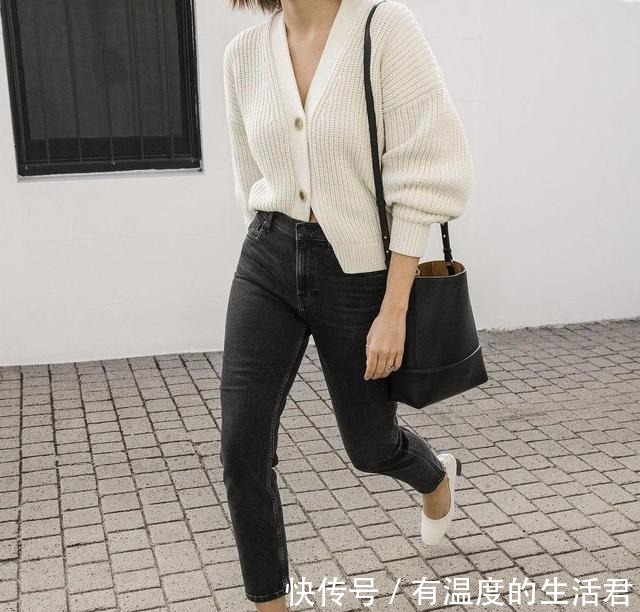 博主们 早秋买买买不如“一衣多穿”,看针织衫心机穿法,一周穿搭不重样!