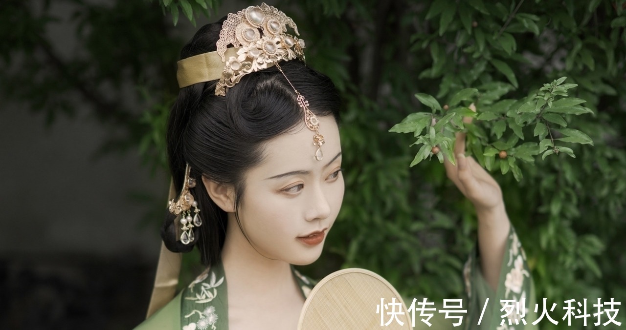 瑶坛&五言格律与七言格律:化露凝烟君不见,雍容无愧向瑶坛