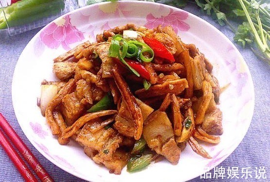 不管在家炒什么肉，都别用淀粉来腌，记住这2点，肉嫩还香！