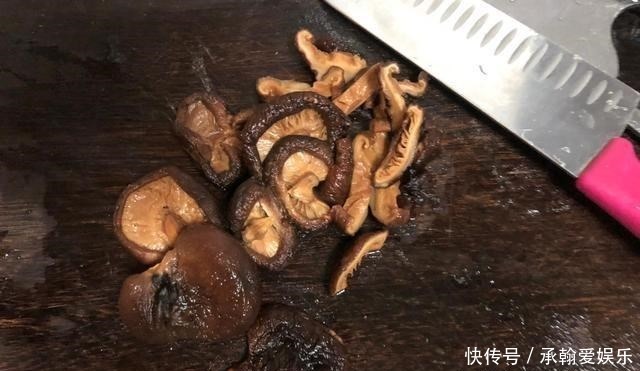 鳝丝量少就加上它一起炒,不仅能以假乱真充充数还荤素搭配两全了