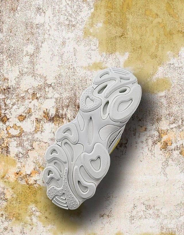 li 真不是因为国产才吹爆跋涉两千多公里只为早点穿上这双鞋