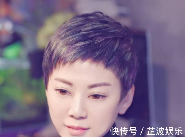 fashion 女人不管剪什么发型，尽量别剪这“3种”发型，容易显得没档次！