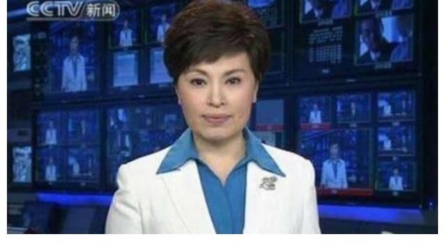 开播前15分钟,李瑞英接到儿子坠楼的消息,可她坚持笑着完成直播
