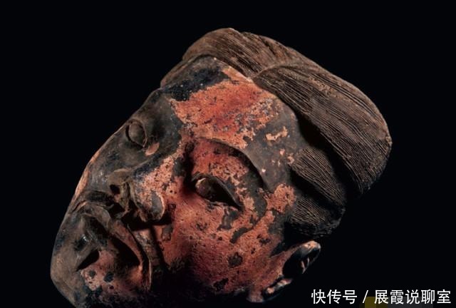 秦始皇五彩军团出土时,考古专家眼睁睁瞬间变色,绿脸俑独一无二