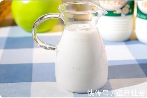 睡眠时间|宝宝睡觉前这6种食物!宁可饿着也别喂孩子吃