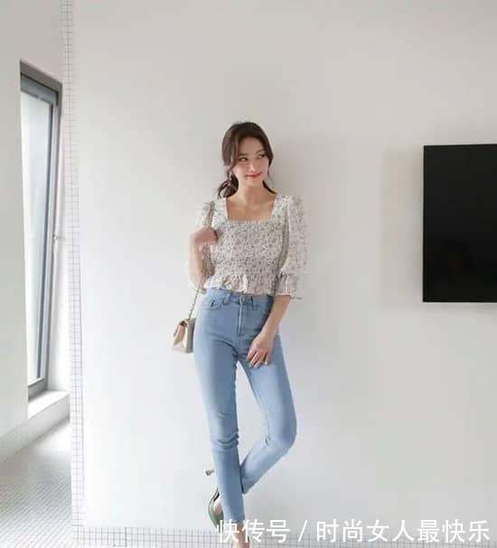 容貌 大脸的女生除了发型之外,上衣款式也很重要,这三件拒绝容貌焦虑!