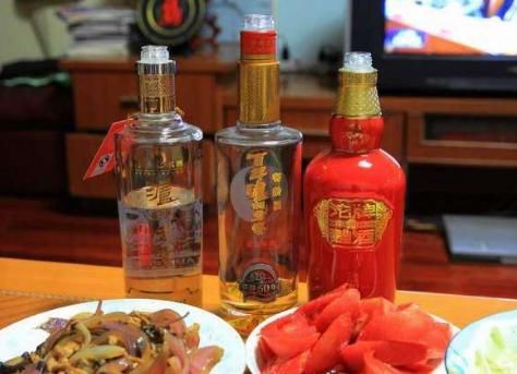 勾兑|超市买白酒时,精明人看到“这4类”别随便拿,酿酒师自己都不喝