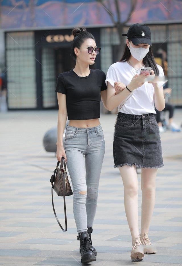 牛仔裤 穿着卡其色,时尚而老成,充满高级感