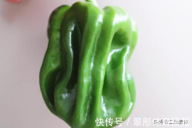 激素|打了激素的青椒如何分辨？菜农：教您一招，以后别再买错了