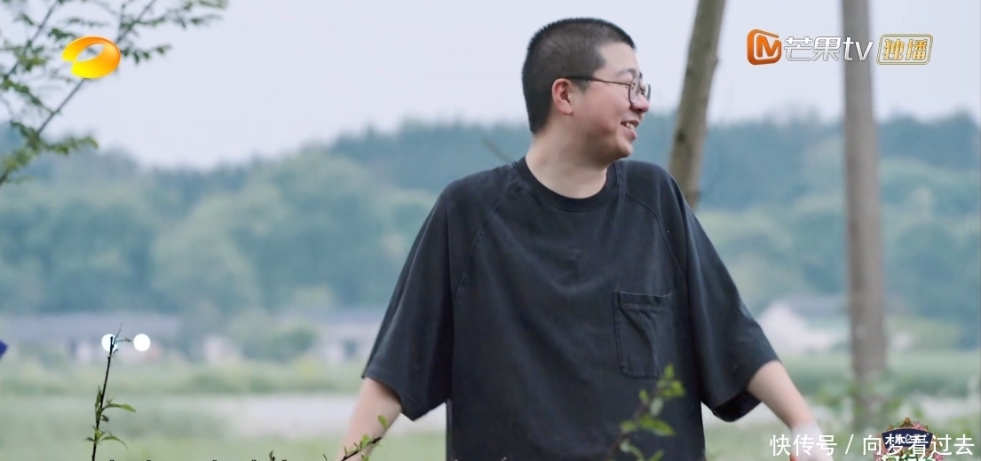 张艺兴|看过杨紫李诞对张艺兴的评价,才知道观众吐槽他不会生火恶意好大