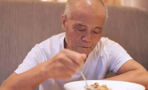 中老年人|长期走路有利于长寿吗？提醒：过了65岁的老人，建议做好五件事