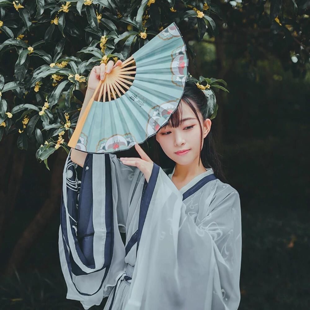 这些汉服曾经火遍汉服圈,但是现在很少人去买,原因很简单