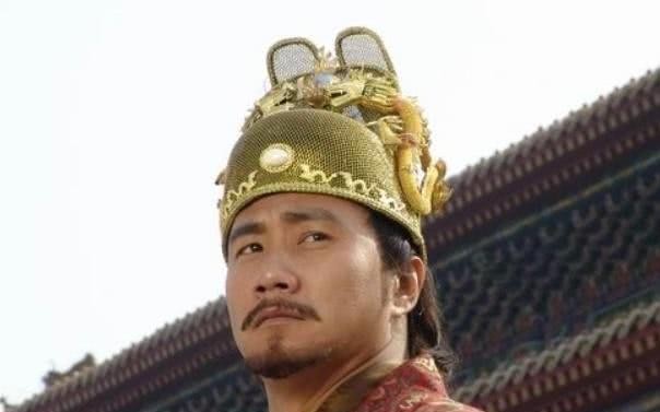 考验|朱元璋为考验徐达,将其灌醉扔上龙床,徐达醒后1个动作,朱元璋:放心了!