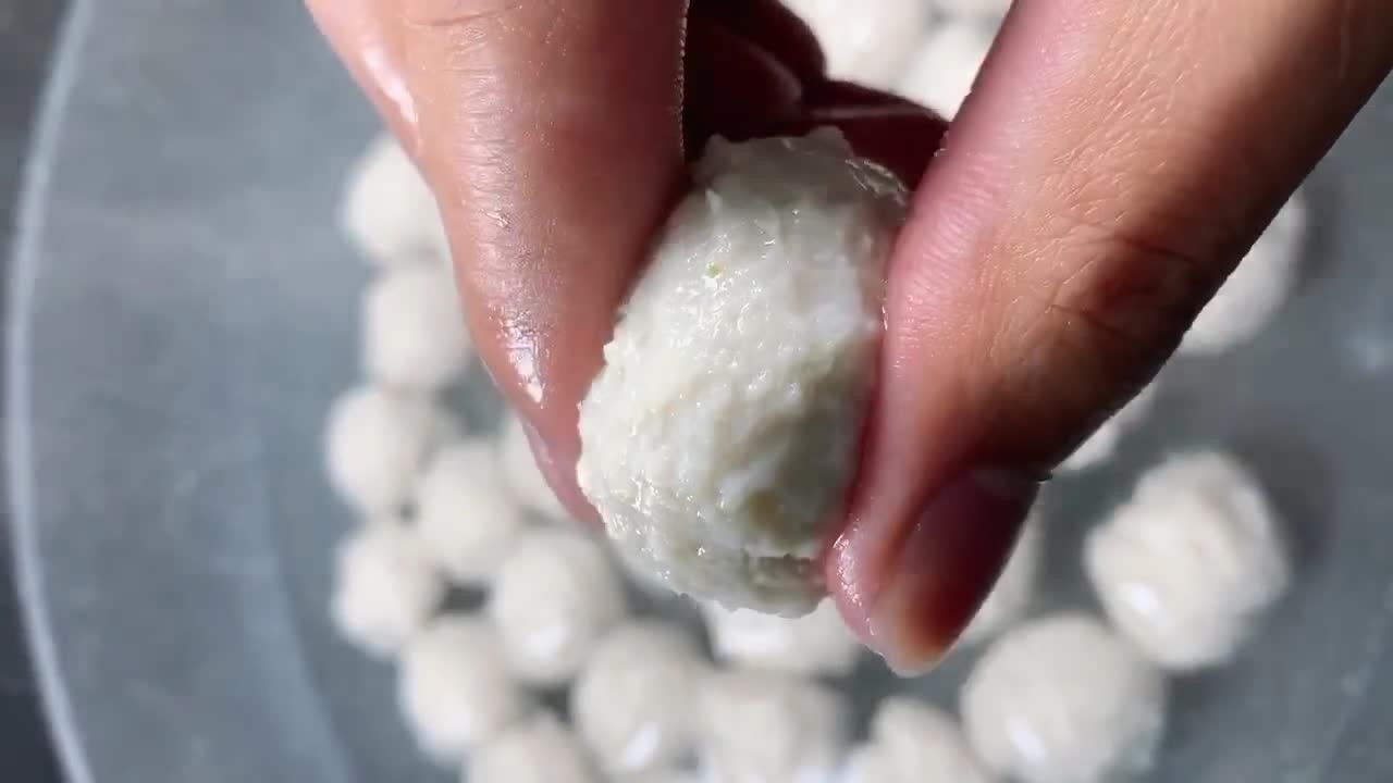 肉丸子|做肉丸子时,加一样“原料”,软嫩Q弹营养美味