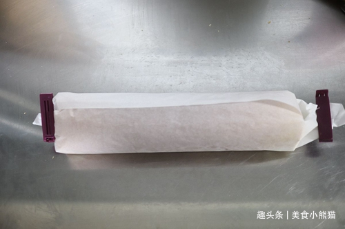 教你制作原味戚风蛋糕卷不裂不粘方法，步骤详细，保证你一学就会