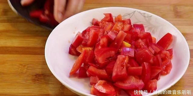 饭店|豆腐最好吃做法,加2个西红柿,饭店吃不到,比吃肉还香