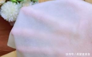 春饼|私房教你做薄如纸的春卷饼，和饭店一样的薄饼原来是这么做出来的