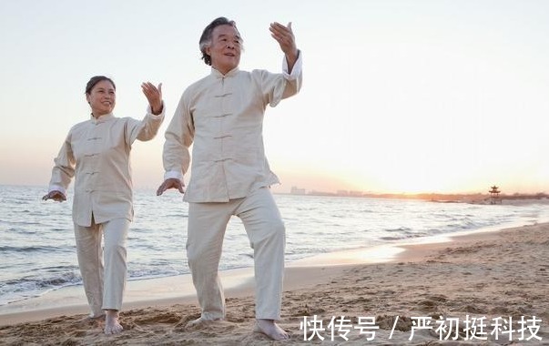 脑梗|无论男女,过了40岁尽量少吃3种食物,摆脱脑梗塞,身体更健康