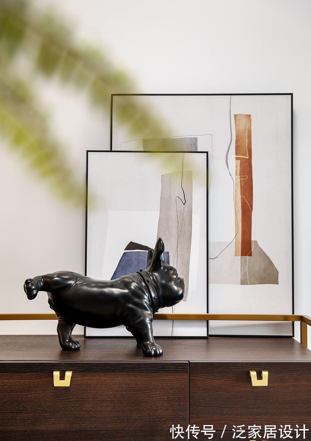 现代|120平的现代四居室，整体效果简洁明快，营造一种强烈的现代感