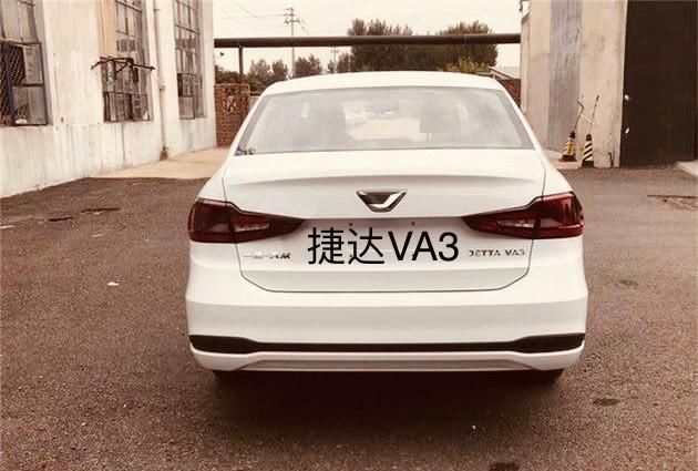 刘些宁录节目被调侃吃得多,但看完身材,网友:我感觉我不配吃饭