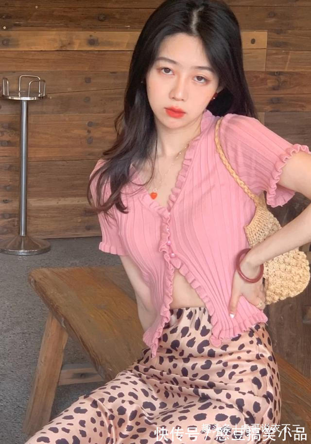 粉色 谁说粉色“老气”其实百搭又耐看,这么穿简直美呆了