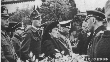 希特勒|隆美尔元帅葬礼：被希特勒逼迫服毒自杀，享受国葬，墓地寒酸简陋