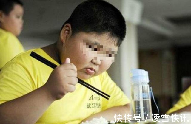 睡眠时间|出现3个特征,说明孩子的身高到了“冲刺阶段”,错过难再长高