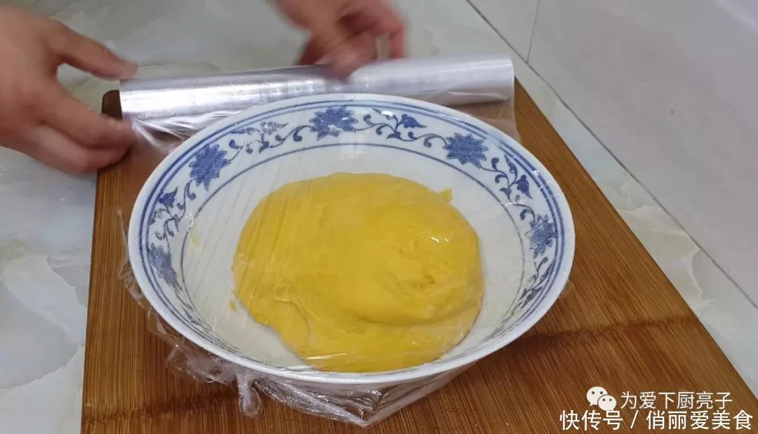 舌头状|面包新吃法,我家隔三差五做着吃,不用烤箱也能做,比蛋糕还好吃