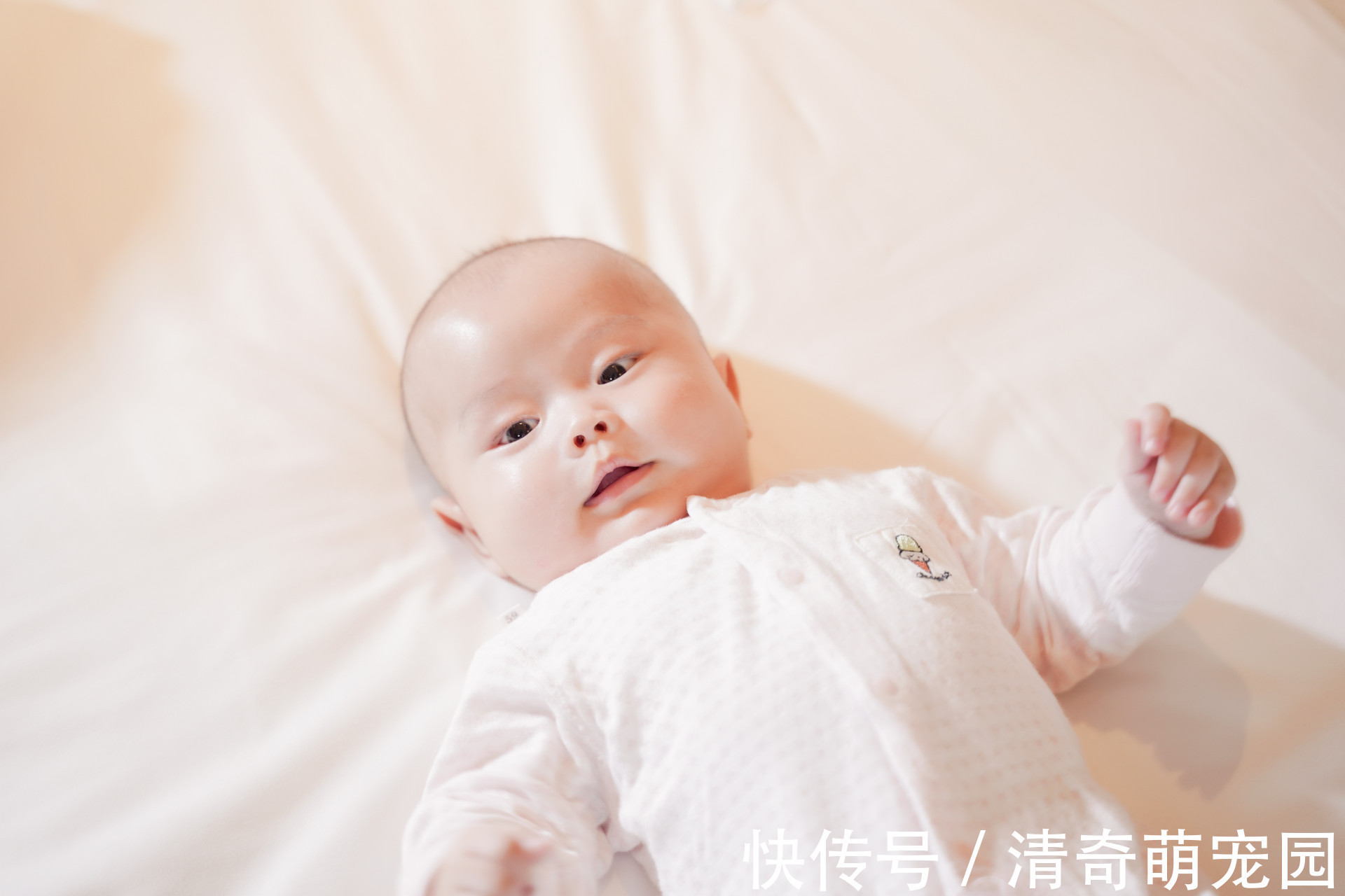 穿衣|秋天孩子穿衣全攻略:年龄,保暖部位,穿衣方法,妈妈都要掌握