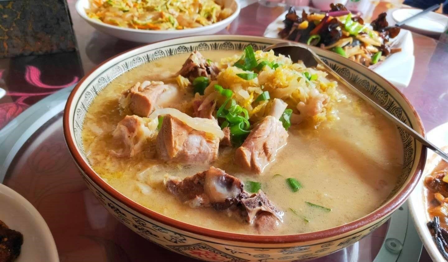 假期，请南方同学吃饭，10个人8道菜，同学北方菜都这么硬吗