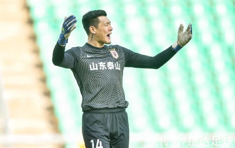 刘洋|半场0-1，上港全华班4防2被打爆！双方合计仅3射门，太沉闷了