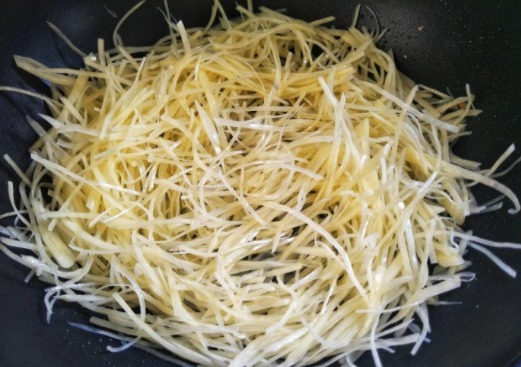 吃这菜真爽,两三下炒一盘,隔几天就做一回,比大鱼大肉都香