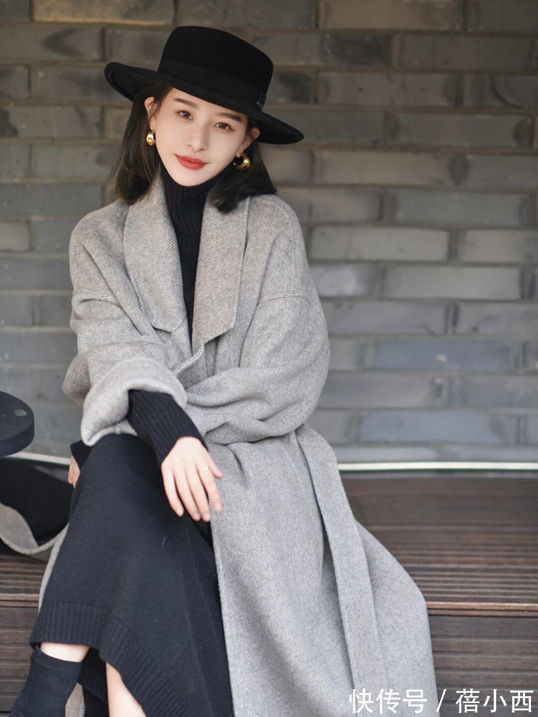 搭配 “长款大衣”才是冬季必备的搭配单品,简约时尚不花哨,还很时髦