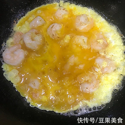 虾仁|因为这道滑蛋虾仁，从此爱上了做饭