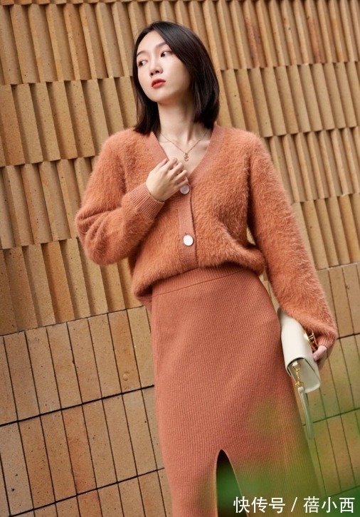 黑白配 普通人想要提升时尚感,学会穿“半身裙”才是关键,告别路人感