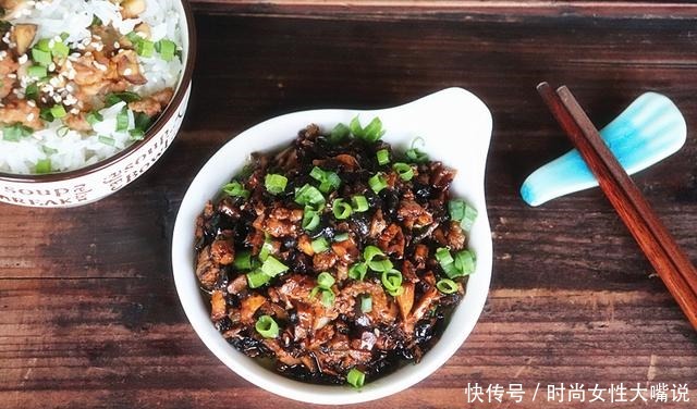  不用|香菇酱原来这么简单，学会了再也不用买，现在现吃，拌面很香！