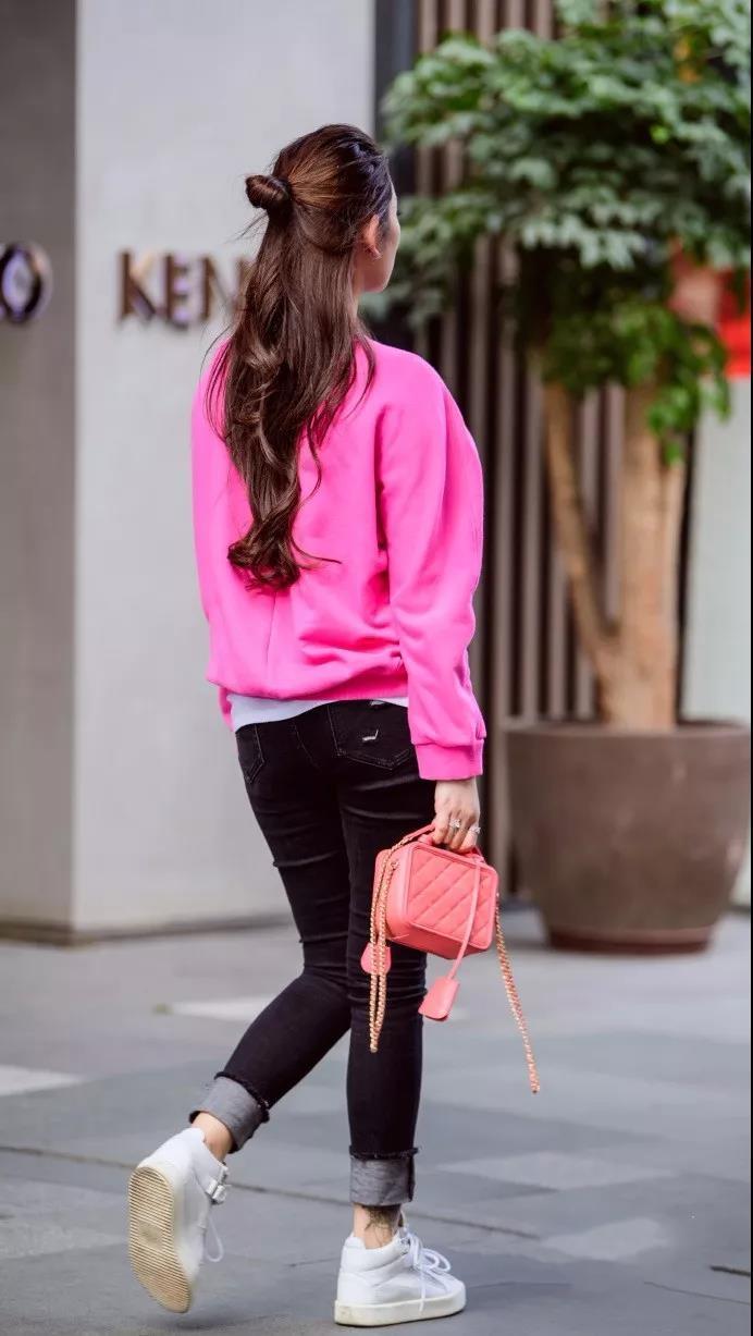 美女 迷人的美女姐姐, 清新的打扮, 让人眼前一亮!