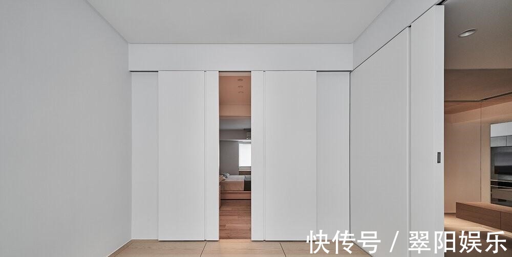 柜子|这个三合一布局火了,利用榻榻米布局书房+衣帽间+休闲区,绝了