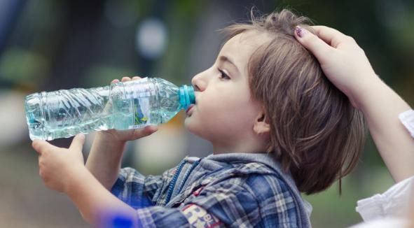 早起空腹喝水，是对还是错的？让我们看下营养师的解答！