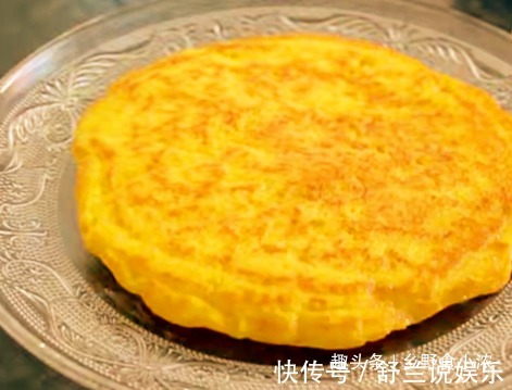 南瓜新吃法,比做南瓜饼还香,手不沾面,简单易做,饭店都买不到
