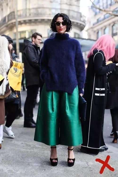 2021年开春，你穿毛衣+阔腿裤的样子，真的时髦炸了！