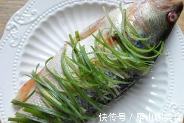 蒸鱼时,鱼需要进行腌制吗?十人九不知,难怪鱼肉又老又腥不入味