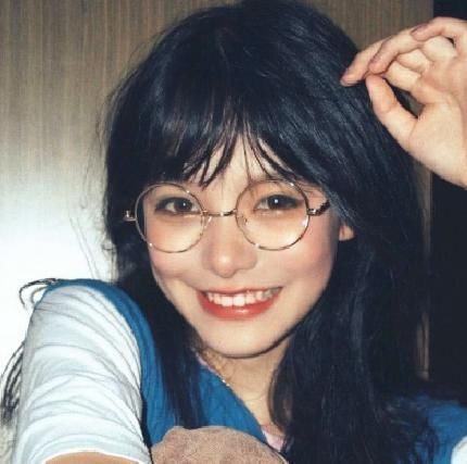 高度近视|初中生喜欢戴“圆框眼镜”00后要注意,这“3种人”戴起来贼丑