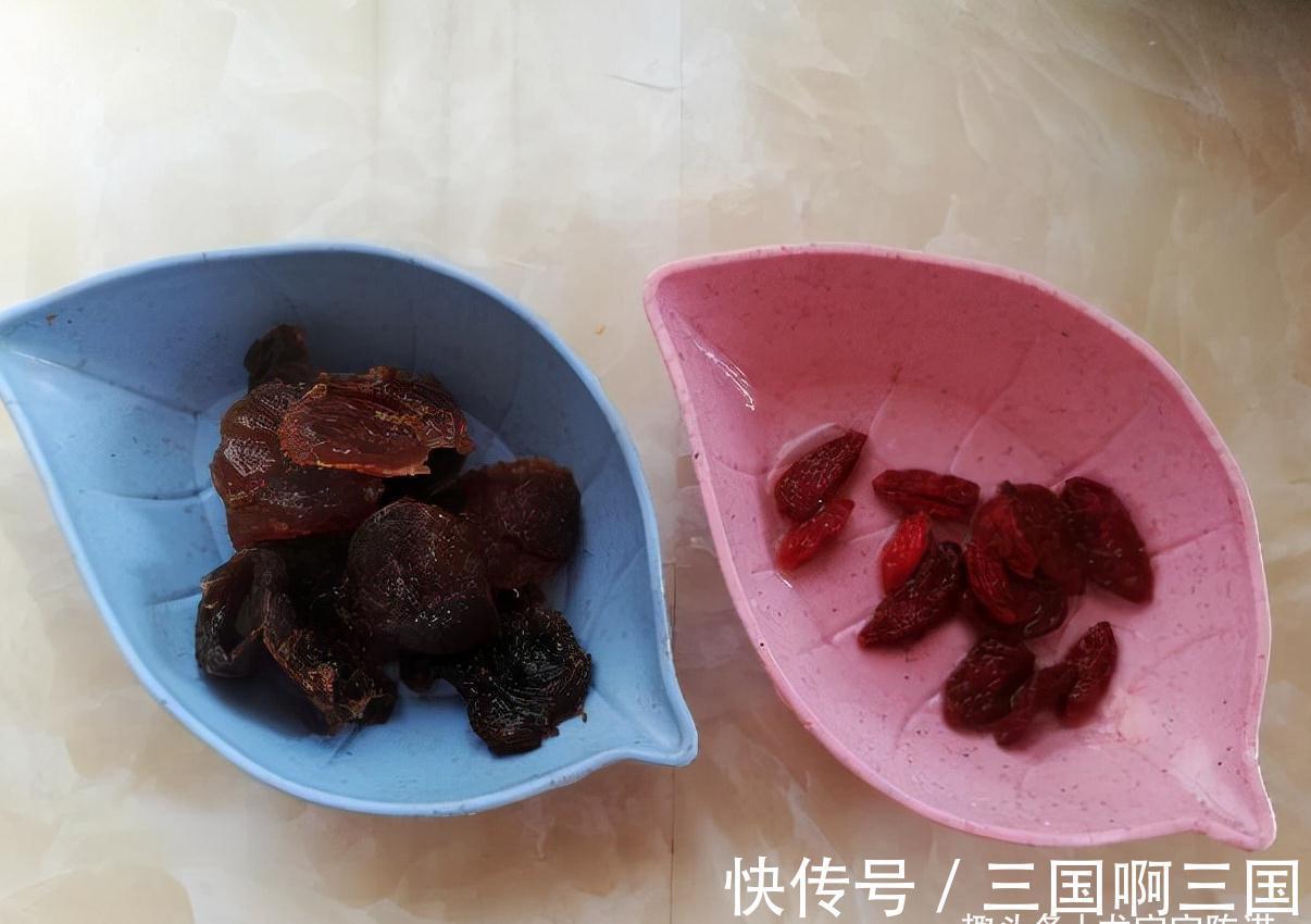 立冬前后天气冷,早上喝一碗它,暖胃养血,常喝皮肤水灵气色好