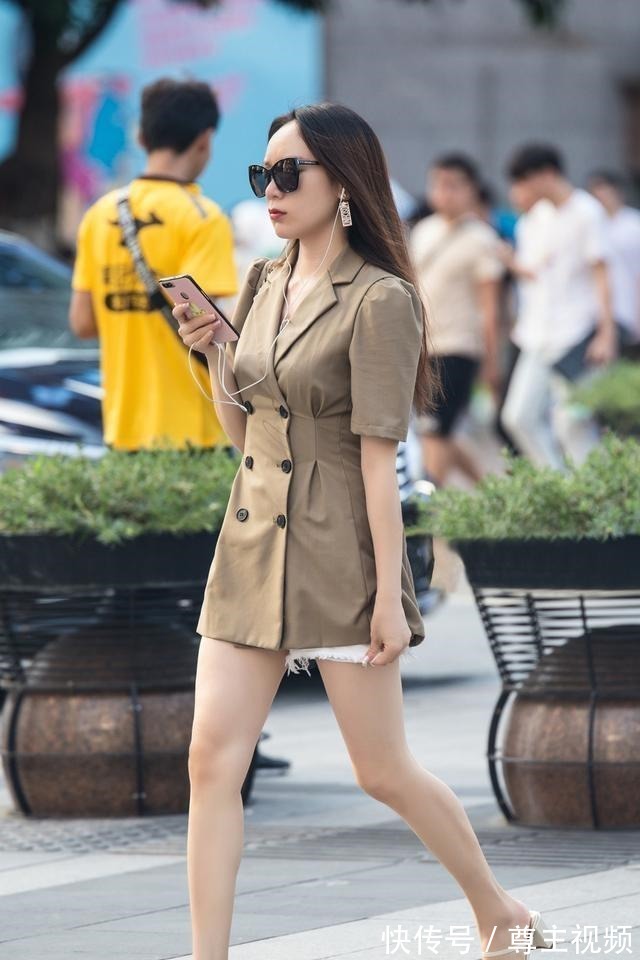 穿搭 气场十足的打底裤穿搭更加简洁大气,体现完美状态,又柔又酷!