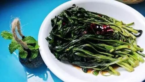 火锅|农村稻田里的这个野菜,吃起来脆嫩爽口,你见过不一定吃过!
