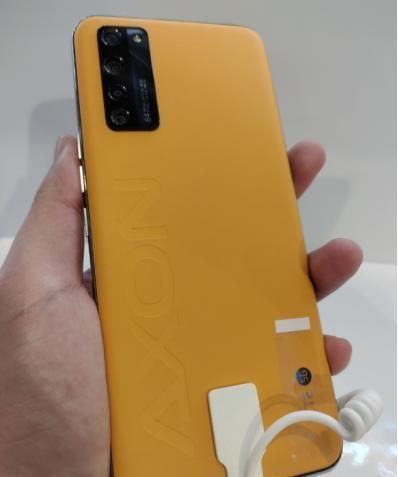 摄像头|屏下摄像头超大杯来了,中兴A20至尊版官宣月底发布